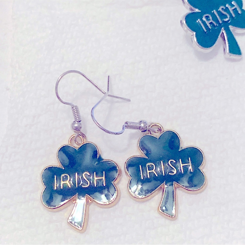 Clover Shamrock Irish St Patrick’s Day Dangle Earrings NEW